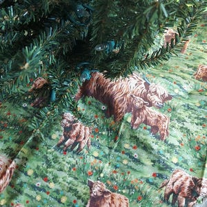 18 inch diameter Highland cows small tabletop tree skirt