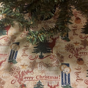 18 inch diameter Antique Christmas motifs small tabletop tree skirt