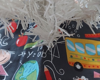 10 inch diameter School days mini tree skirt