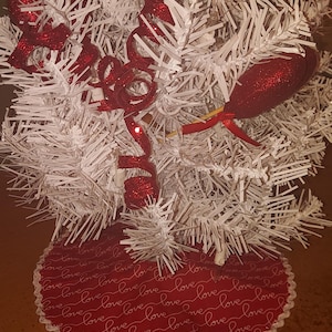 10 inch or 18 inch  diameter Love Valentines mini or small tabletop tree skirt