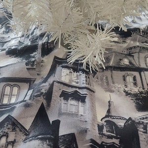 18 inch diameter Haunted houses Halloween small tree skirt