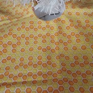 18 inch small honeycomb tree skirt