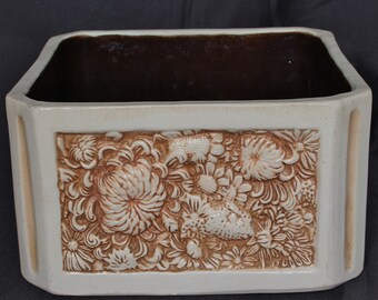 Bretby Art Pottery 7.5&quot; Cream Glazed Square Ceramic Crocus/Hyacinth Planter, c.1910&#39;s