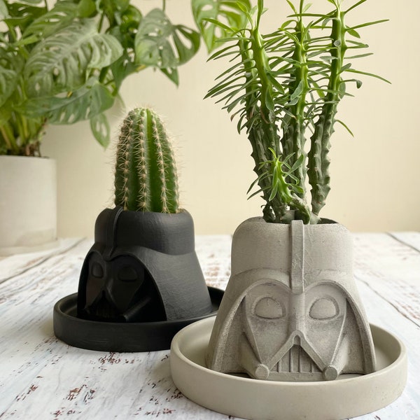 Concrete darth Vader Planter - star wars gift - geek gift - cactus pot -succulent plant pot - indoor planter - concrete pot