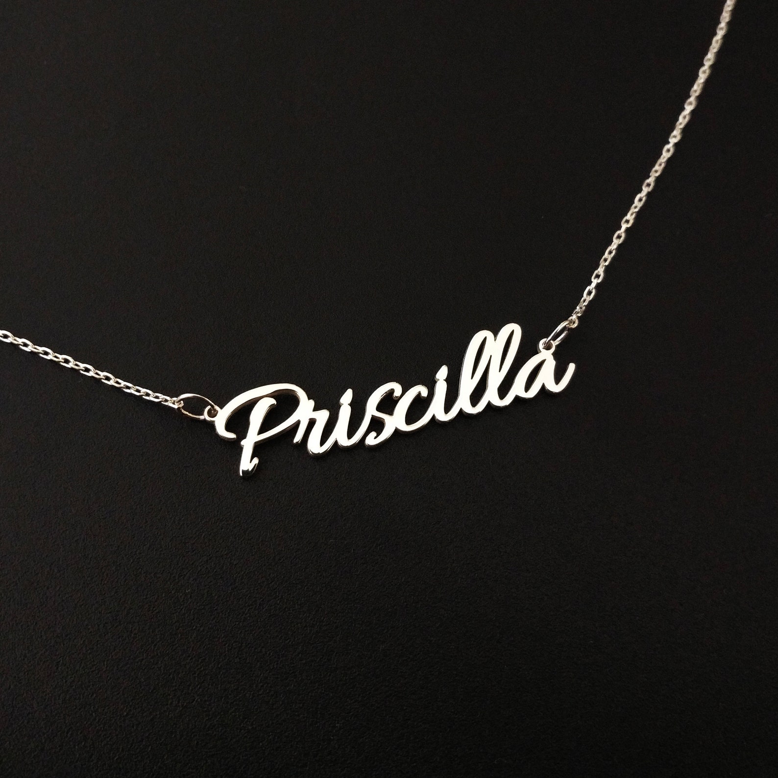 имя стила. имя стила. милана кулон. подвески с надписями. цепочка с именем лилия.