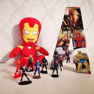 Marvel o DC Comic Books Página Decoupagged Letra de monograma de decoración inicial, decoración de vivero de letras del alfabeto, idea de regalo de boda