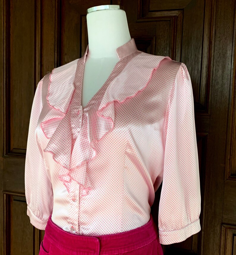 1970s Pink and White Satin Polka Dot Ruffle Collar Vintage Blouse Women\u2019s Size S