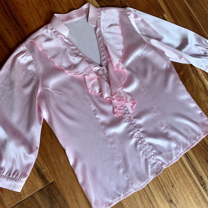 1970s Pink and White Satin Polka Dot Ruffle Collar Vintage Blouse Women\u2019s Size S