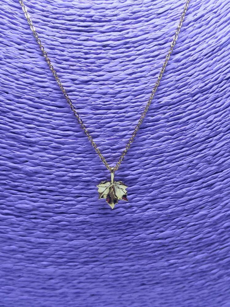 Maple leaf neckless