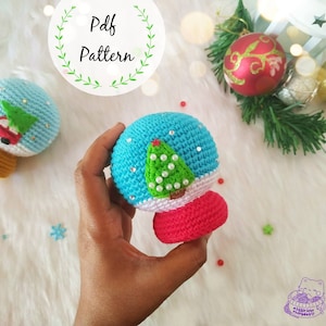 Patrón de adorno de bola de nieve a crochet: Árbol de Navidad amigurumi (Patrón PDF)