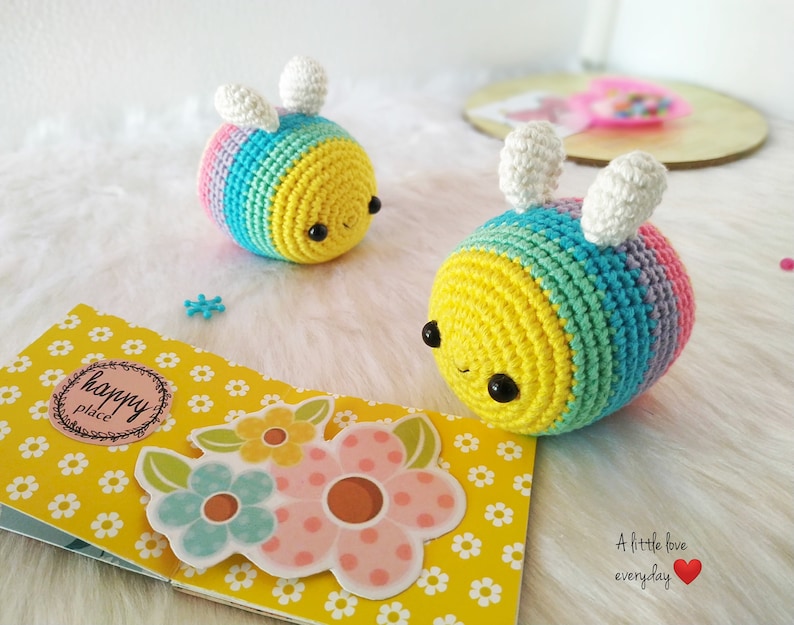 Rainbow bee amigurumi pattern/ amigurumi bee pattern/ crochet bee/ kawaii bee/ cute amigurumi pattern/ rainbow bee crochet image 2