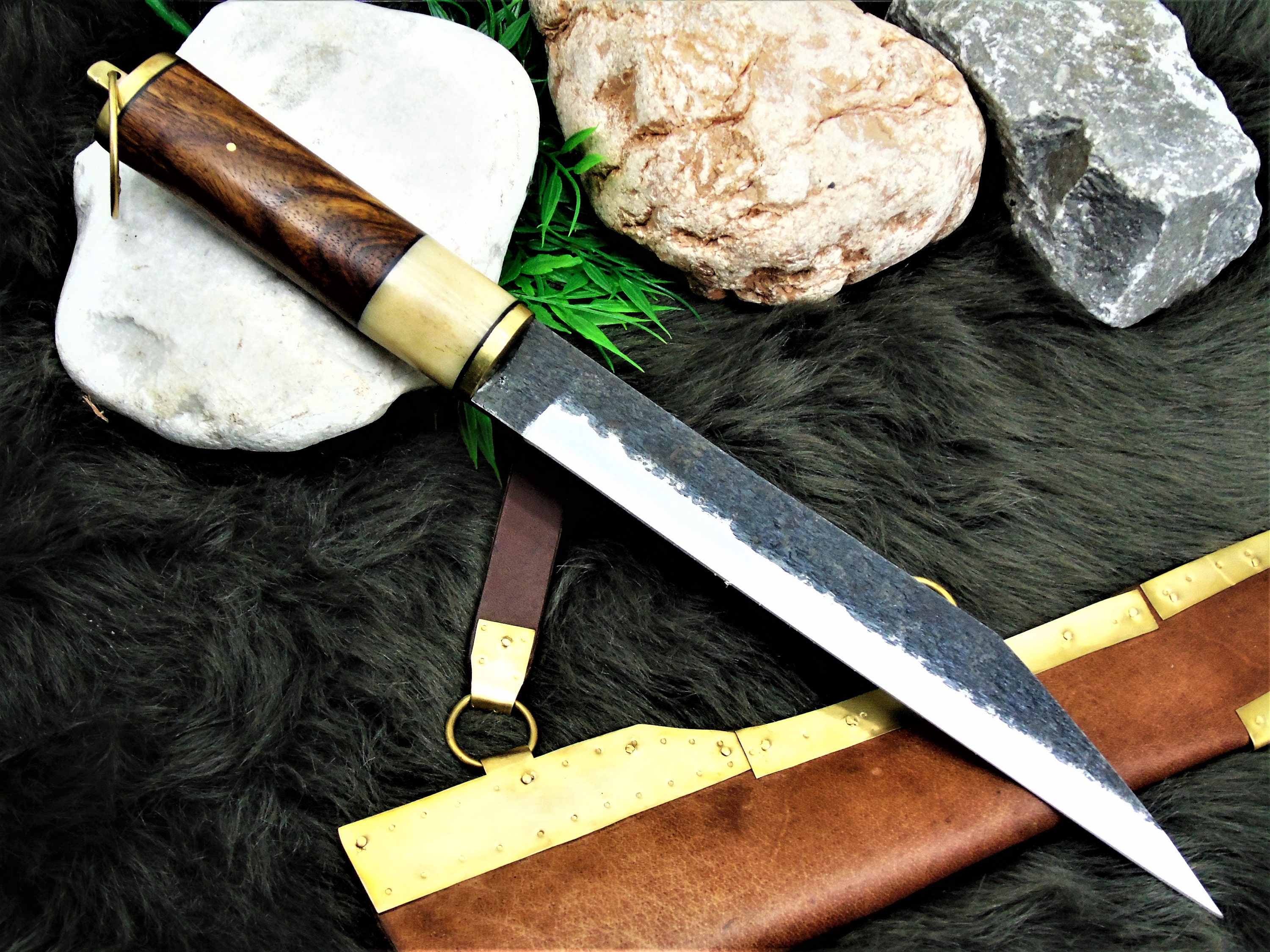 Medievale Ferro Coltello con manico in osso stile vichingo - Catawiki Medievale Ferro Coltello con manico in osso stile vichingo - Catawiki