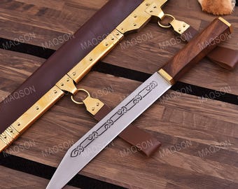 Medeltida arbetskniv, keltisk vikingastil, lövträ, läderslida, saxofonstil, MAQ1816B
