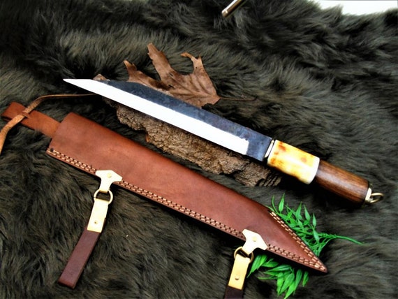 Couteau Viking et fourreau en cuir