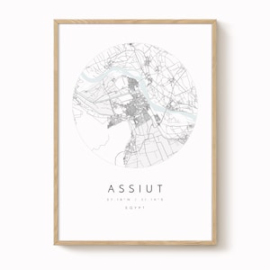 Póster del mapa de Assiut: líneas limpias, colores azul y gris suaves