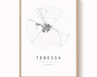 Mapa Tebessy: Minimalistyczny design w delikatnych odcieniach błękitu i szarości – papier matowy