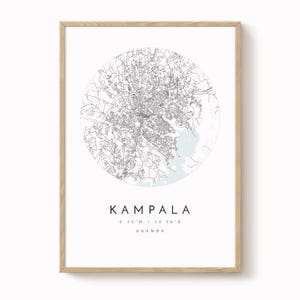 Kampala Map Print: Minimalistische Stadtkunst in Zartem Blau und Grau