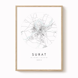 Surat Map Wandkunst - Weiches, blaugraues minimalistisches Design