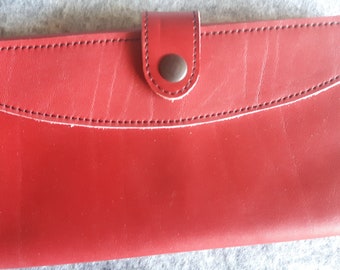 Travel companion, ticket holder, checkbook, door pictures, for all your papers red leather card holder