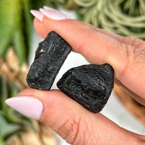 RARE Indochinite - Tektite - No. 814/815
