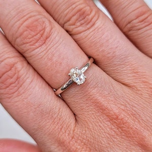 Clear Quartz Oval Ring - Crown Chakra - 925 Sterling Silver