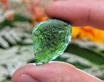 Moldavita auténtica / 11,48 g / - #C9 (Cristal de tectita espacial en bruto, Chakra del corazón, Manifestación)