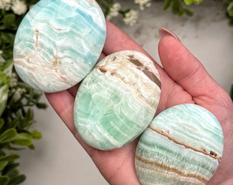 Caribbean Calcite Palmstone | S, L | - No. 129 (Polished Blue Crystal Pocket Stone Palm, Throat Chakra, Peace)