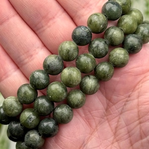 Green Jade Bracelet | 8mm | - No. 712 (Polished Crystal Jewelry, Heart Chakra, Good Luck)
