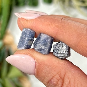 Raw Blue Sapphire - Throat and Third-Eye Chakra - No. 261