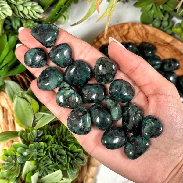 Natural Emerald Tumble - Heart Chakra - No. 302