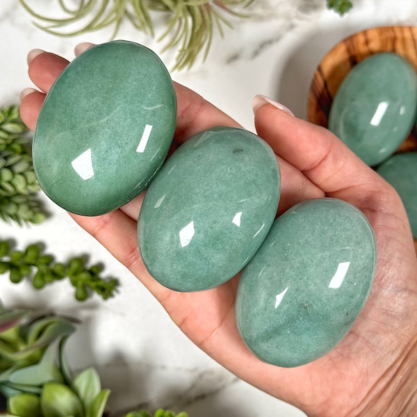 Green Aventurine Palmstone - Heart Chakra - No. 139