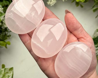 Mangano Calcite Palmstone | S, L | - No. 124 (Polished Pink Crystal Pocket Stone Palm, Heart Chakra)