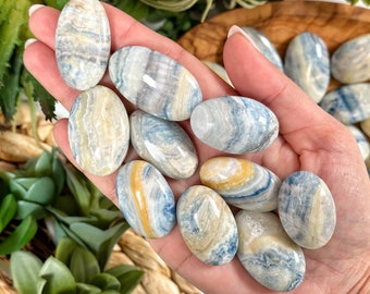 Scheelite Mini Palmstone | XS-XL | - No. 158 (Polished Blue Crystal Pocket Stone Palm, Throat Chakra, Serenity)