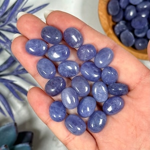 Cabujón de tanzanita - Chakra de la garganta, tercer ojo y corona - N.° 380