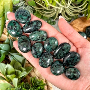 Natural Emerald Mini Palmstone - Heart Chakra - No. 165