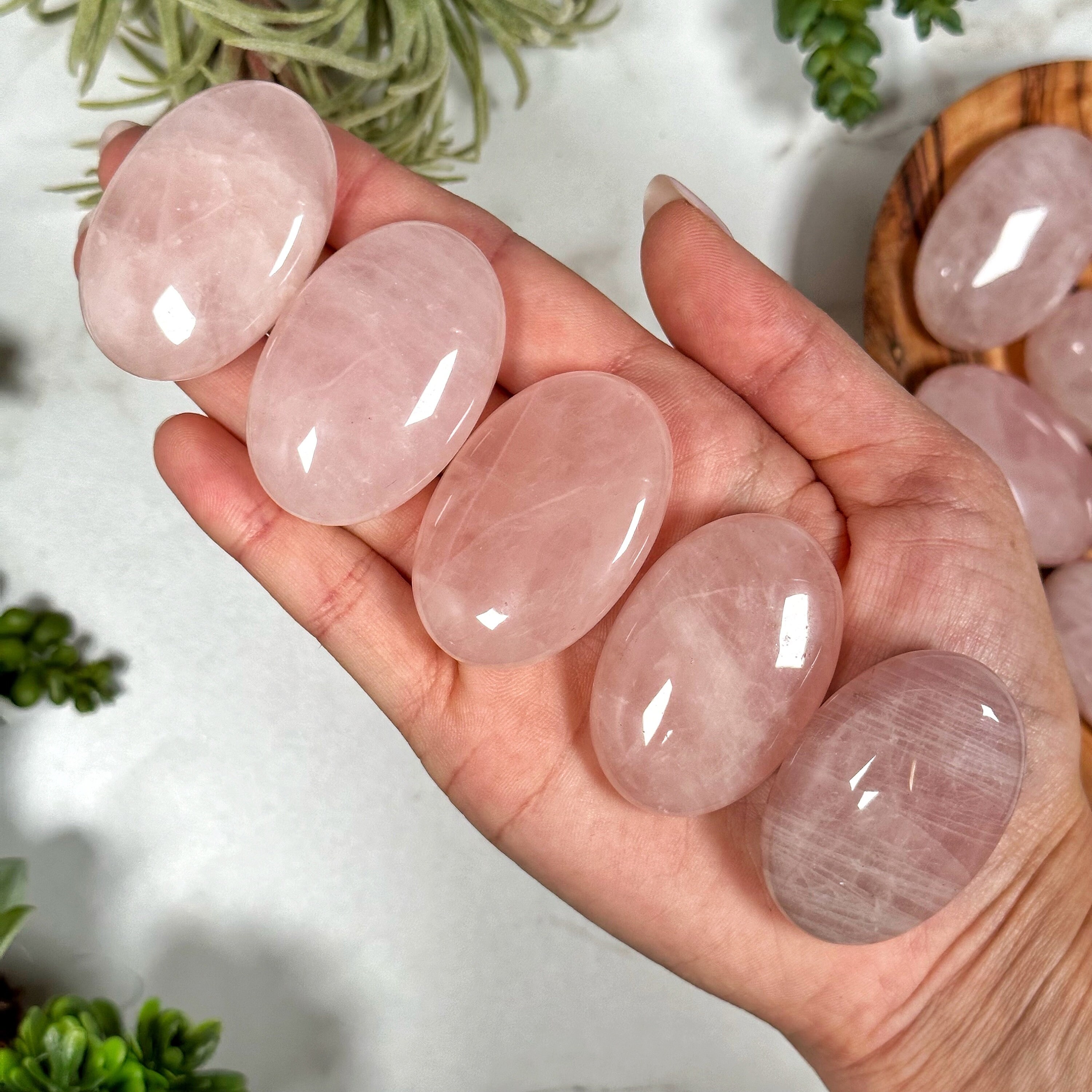 Rose Quartz Palmstone | 30g | - No. 115 (polished Pink Crystal