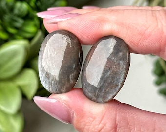 Flashy Black Moonstone Mini Palmstone | XS-L | - No. 139 (Polished Crystal Pocket Stone Palm, Root Chakra)
