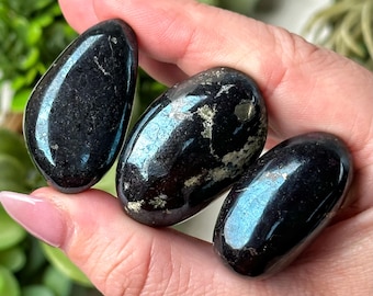 Covellite Tumble | S, L | - No. 419 (Polished Black Crystal Pocket Stone, Third-Eye Chakra)