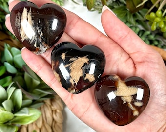 Amber Heart | 11g | - No. 218 (Polished Yellow Crystal Carving, Solar Plexus Chakra, Confidence)