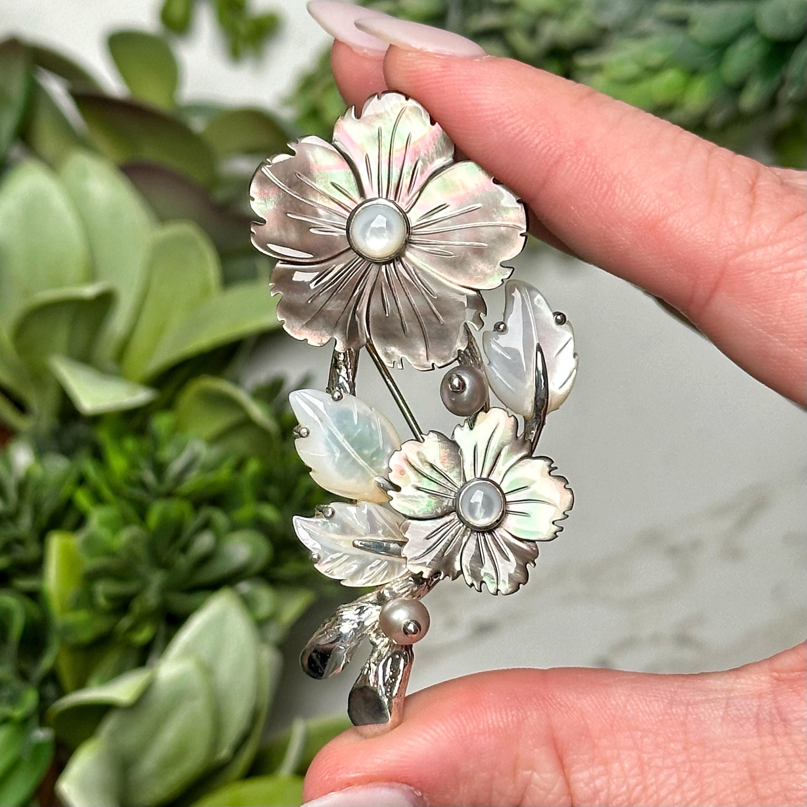 Mother of Pearl Flower Pendant in Sterling Silver - Intuitively Selected - No. 289