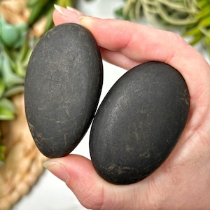 Jet Palmstone - Root Chakra - No. 106