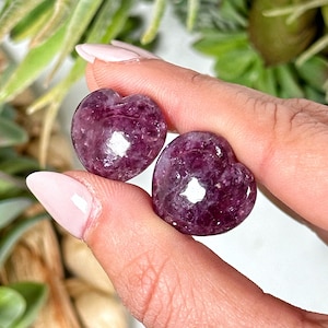 Gem Lepidolite Heart - Heart and Third-Eye Chakra - No. 226