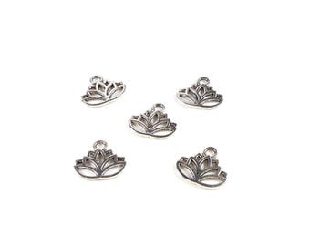 20 Lotus silver-coloured Silver Charms Aged 15 x 17mm