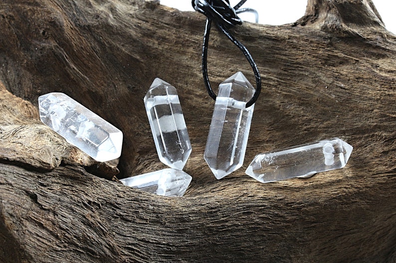 natural rock crystal, faceted double-pointed pendant with leather cord, individually, / 28 to 35mm image 3