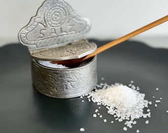 Soporte de sal antiguo con tapa con bisagras Caja SALZ de peltre Rein Zinn fabricada en Alemania