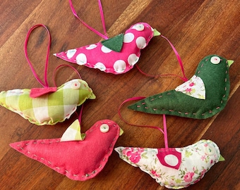 Decorative Sewn Bird Decorations / Pink / Green / Polka Dot / Felt / Fabric / Ribbon / Kitsch / Crafted / Handmade /Hand Sewn /Bespoke/Cute