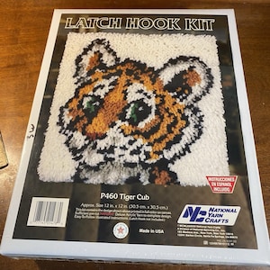 Vintage Natl Yarn Crafts Kitten Latch Hook Kit P460   Tiger Cub 12x12 NIP