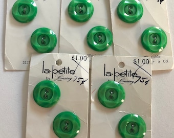 Vintage small buttons | emerald green  | plastic buttons | fashion buttons | cute 2 hole | new old stock || 7/8 inch le petite