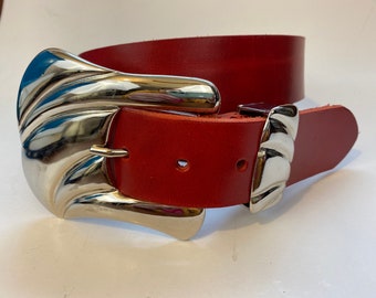 Aa STREETS AHEAD Silver Buckle Thick Funky Vintage Belt | Red Belt 1980s |  80s v-shaped belt | wide red belt | bin belts | Size S | quality