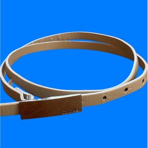 Calvin Klein Women&#39;s White Leather Belt Size 10 With Silver Buckle